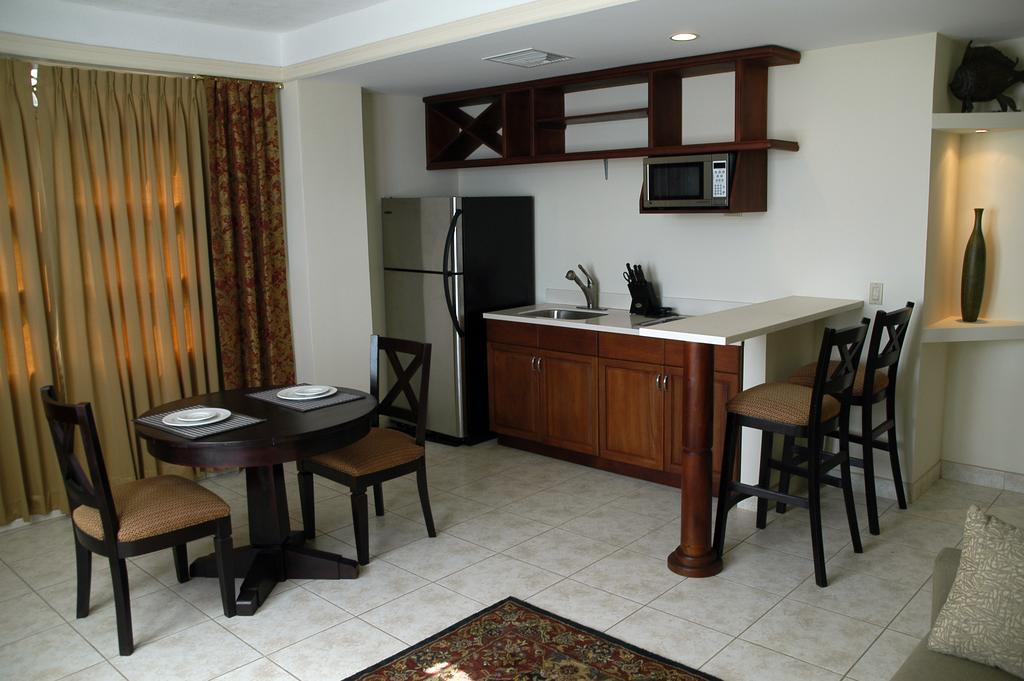 Hotel Altos De Fontana Managua Zimmer foto
